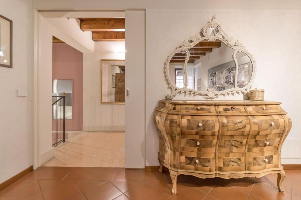Apartament Residenza Angels @Piazzadelleerbe Werona Zewnętrze zdjęcie
